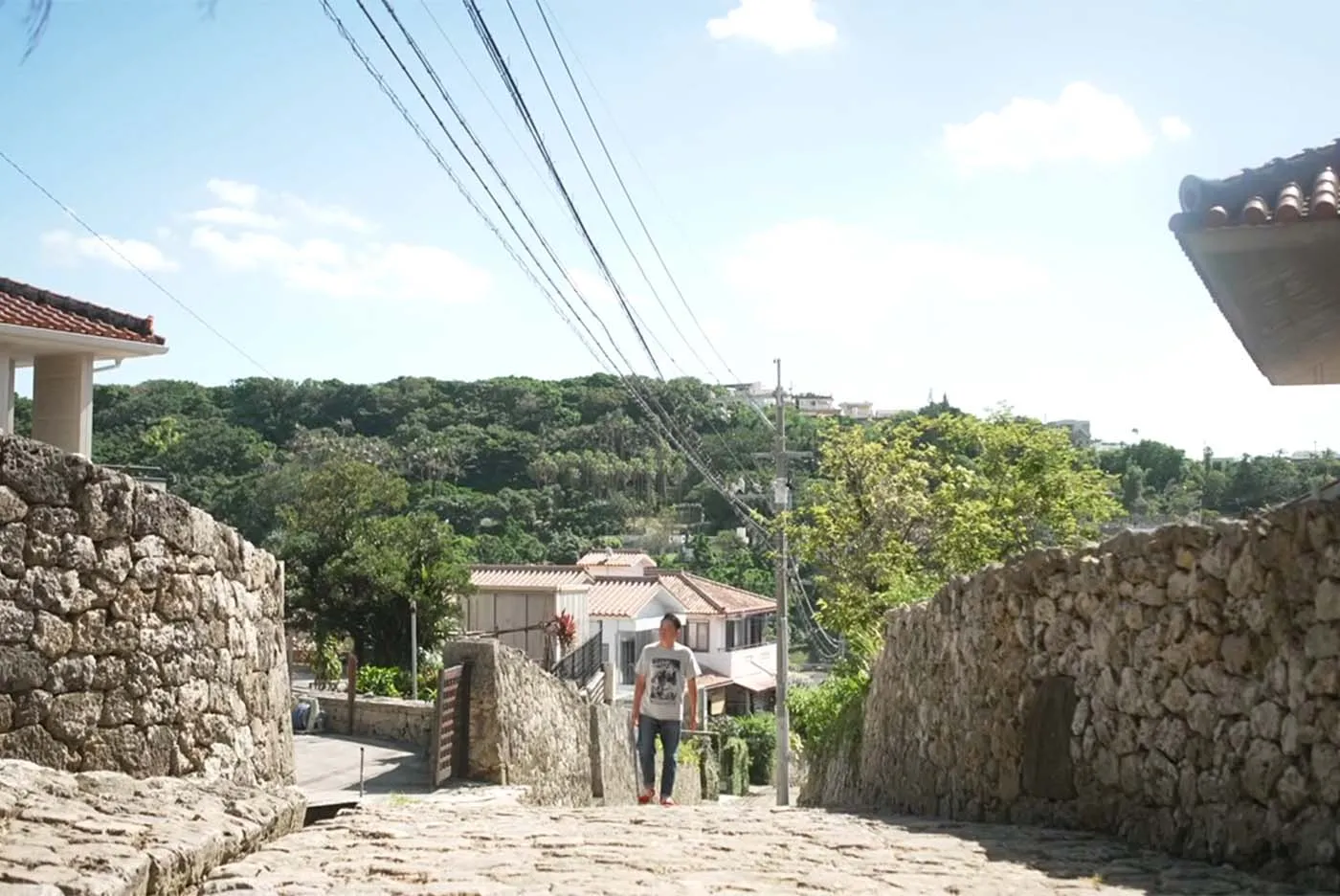ガレッジセール 川田広樹｜首里金城町 石畳道
