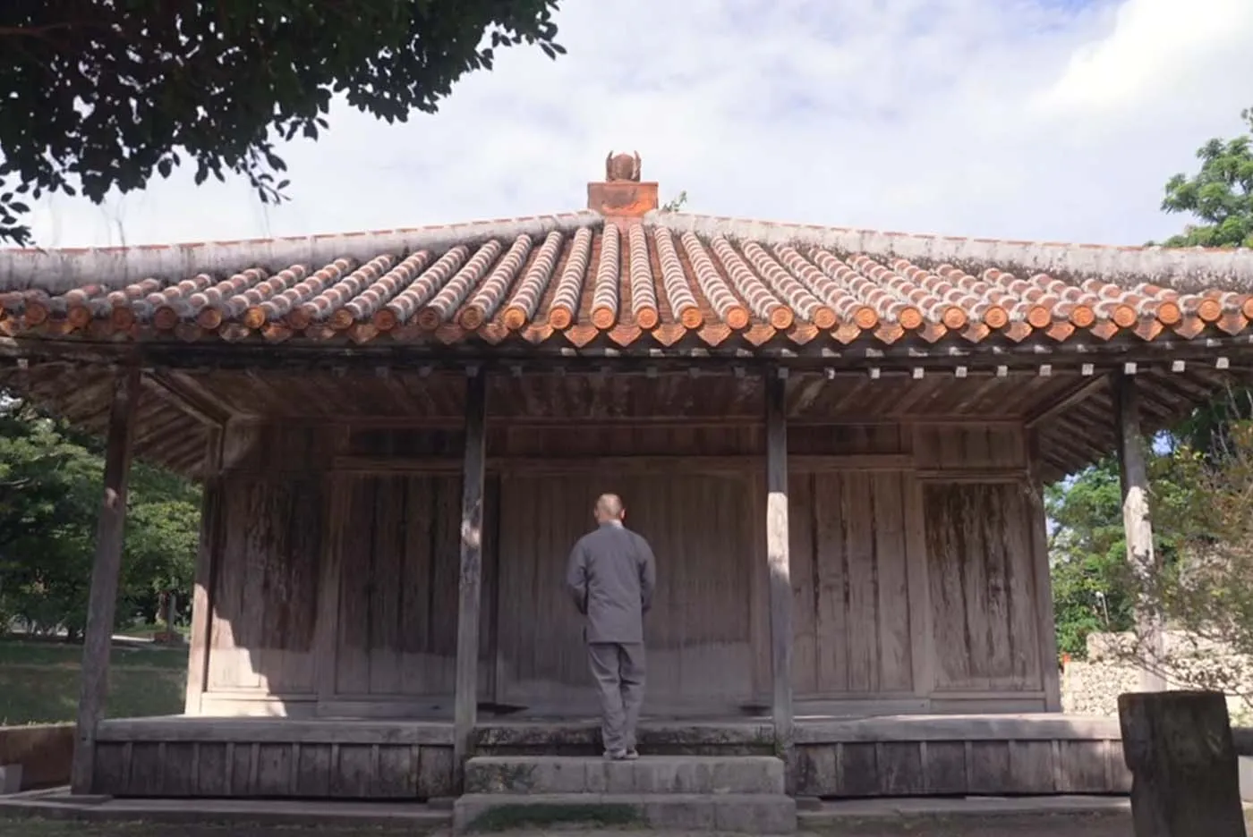 首里観音堂 住職 善國乗栄｜弁財天堂